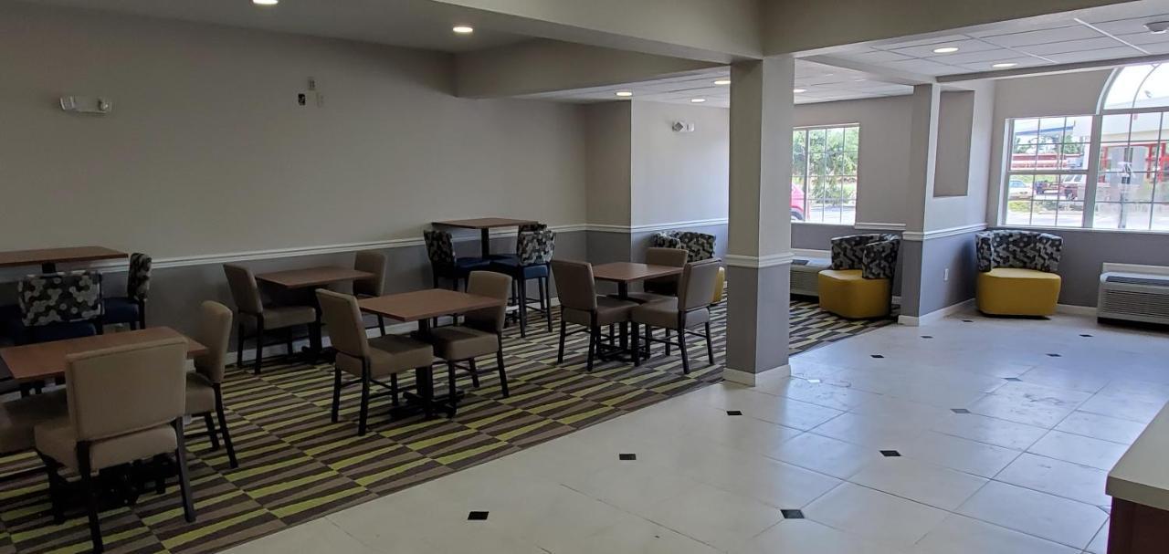 Microtel Inn & Suites By Wyndham Panama City Eksteriør bilde