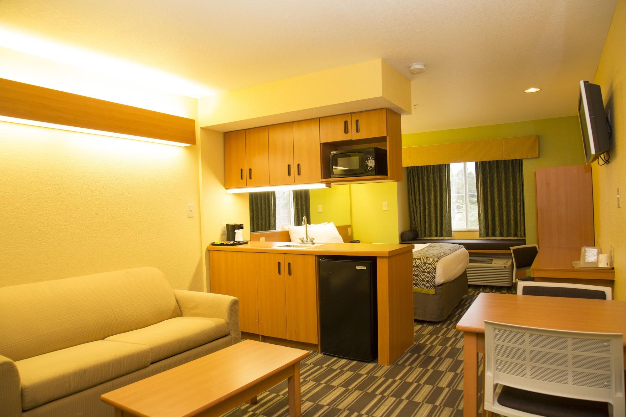Microtel Inn & Suites By Wyndham Panama City Eksteriør bilde