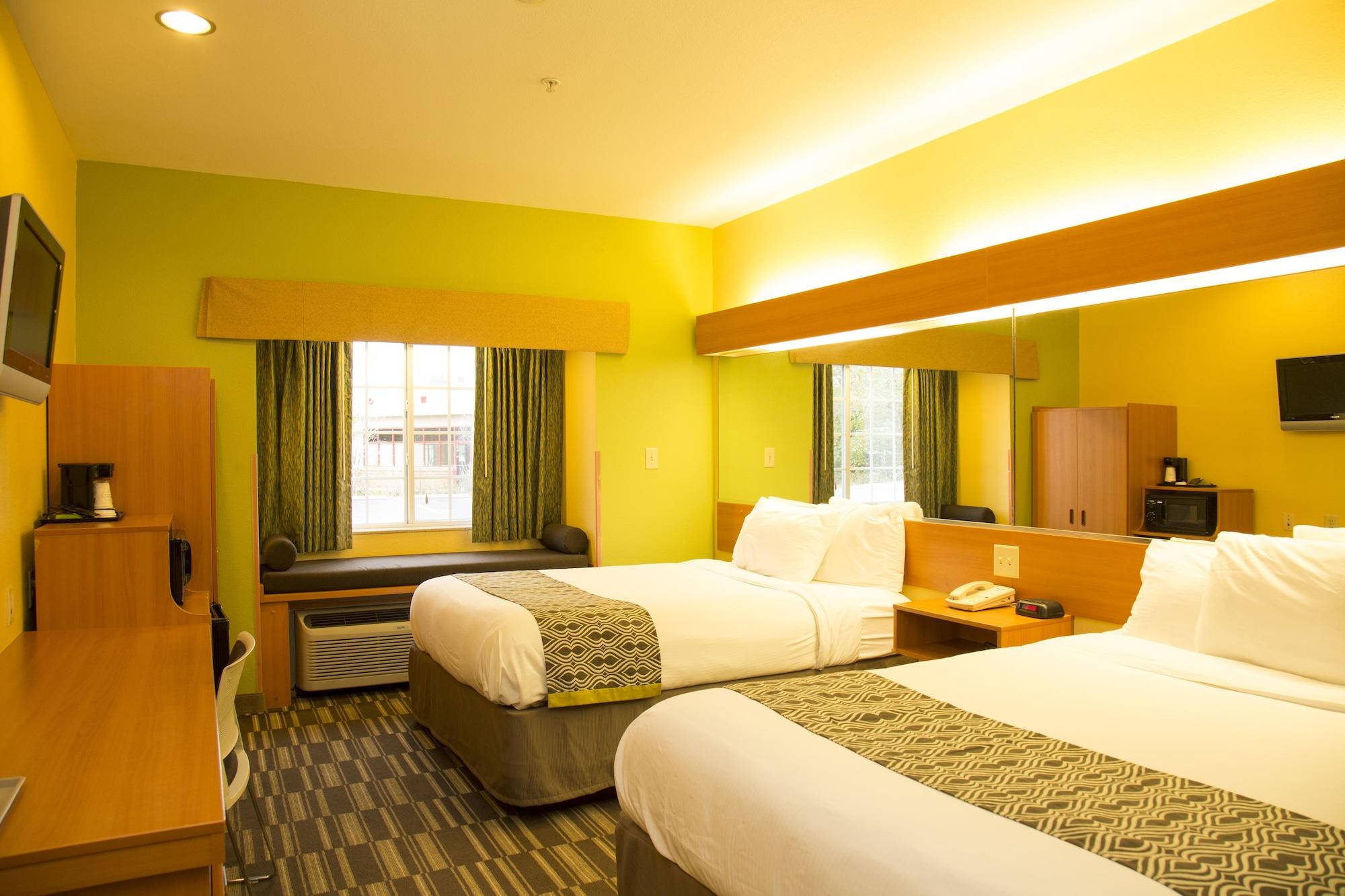 Microtel Inn & Suites By Wyndham Panama City Eksteriør bilde