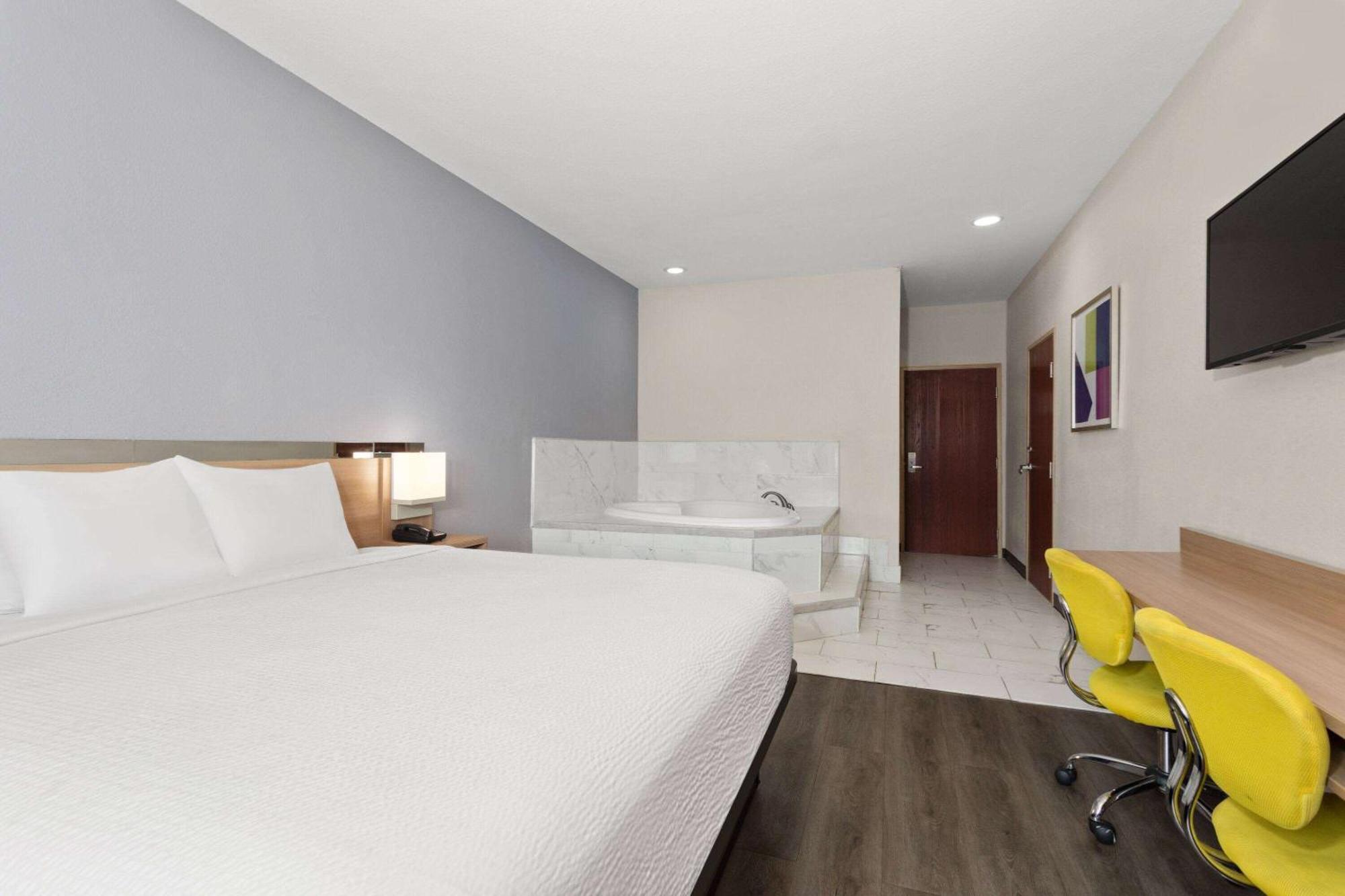 Microtel Inn & Suites By Wyndham Panama City Eksteriør bilde