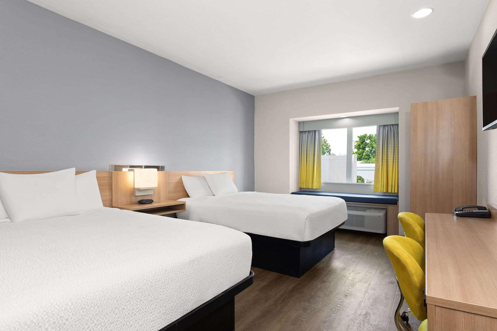 Microtel Inn & Suites By Wyndham Panama City Eksteriør bilde