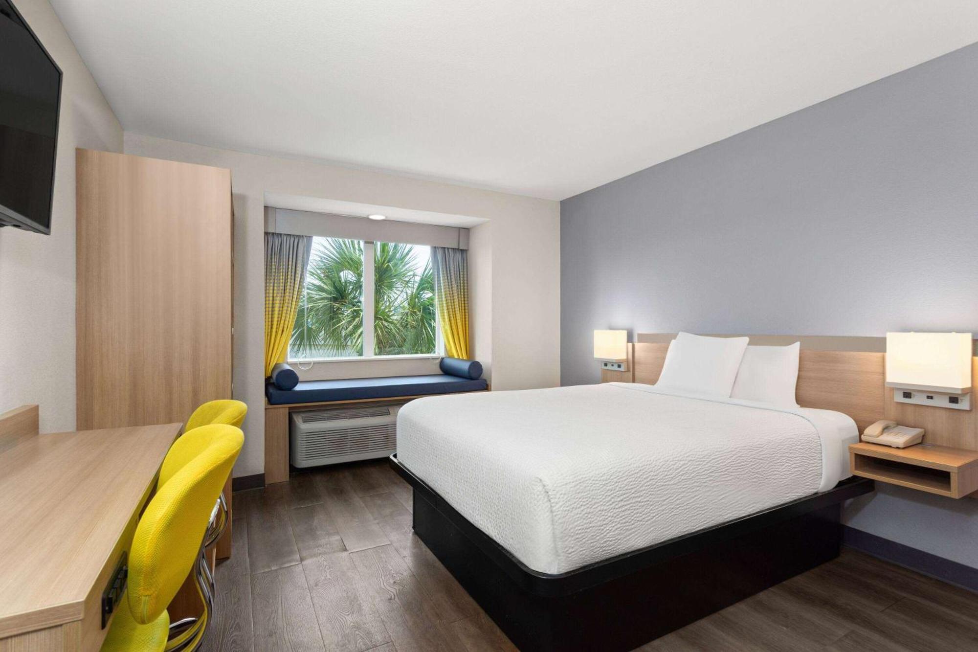Microtel Inn & Suites By Wyndham Panama City Eksteriør bilde